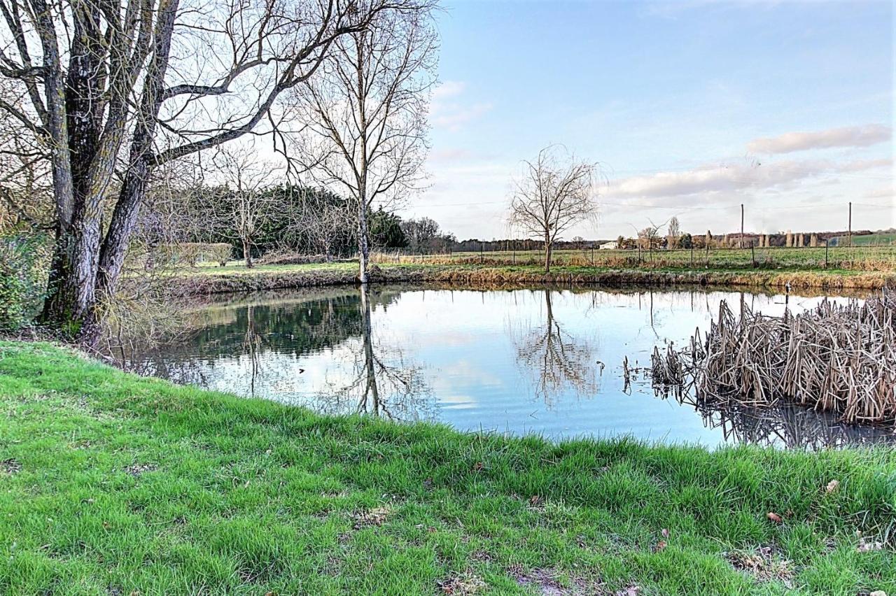 Villa Gite De La Courtaudiere Le Petit-Pressigny Exterior foto